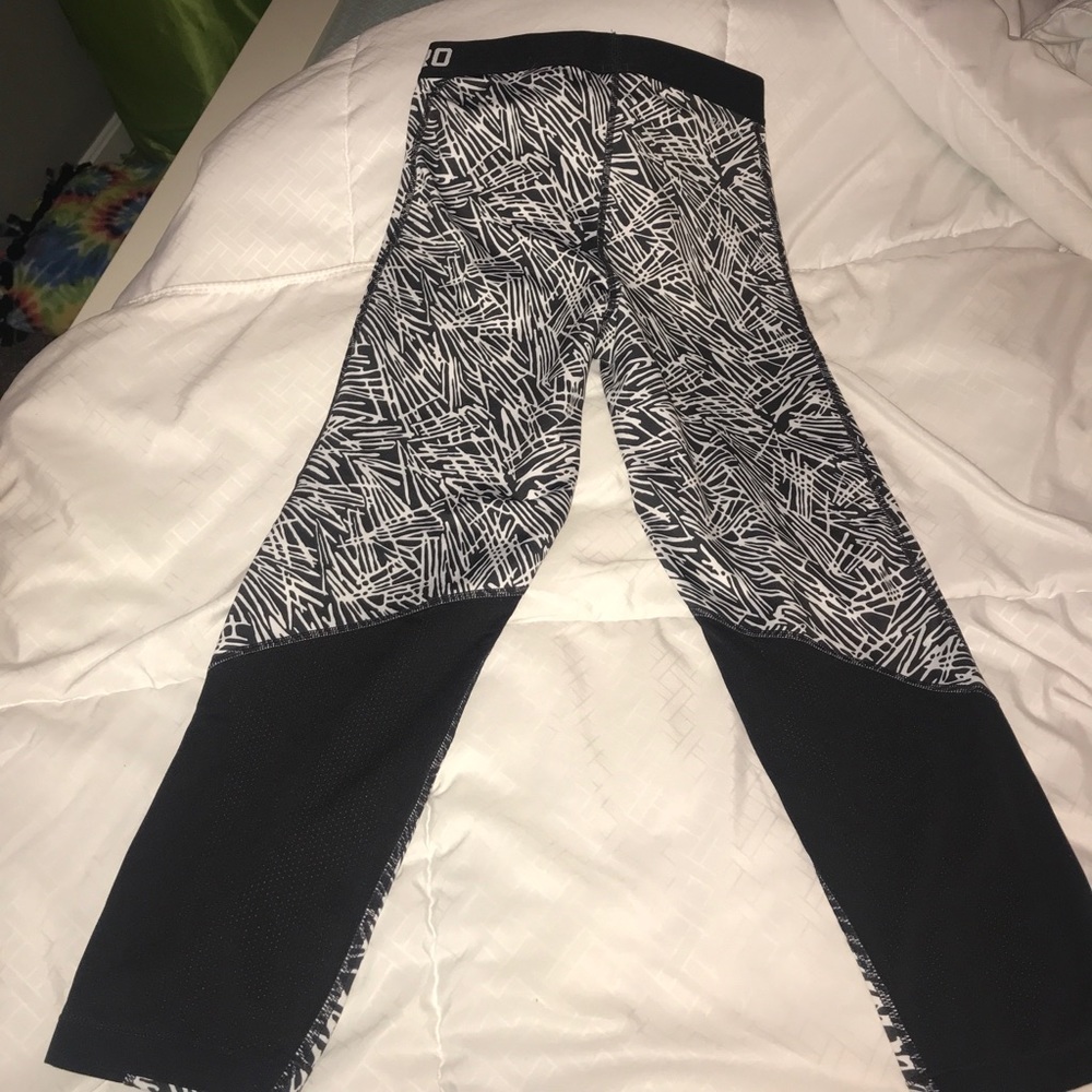 Nike Pro Leggings - Picture 2 of 4
